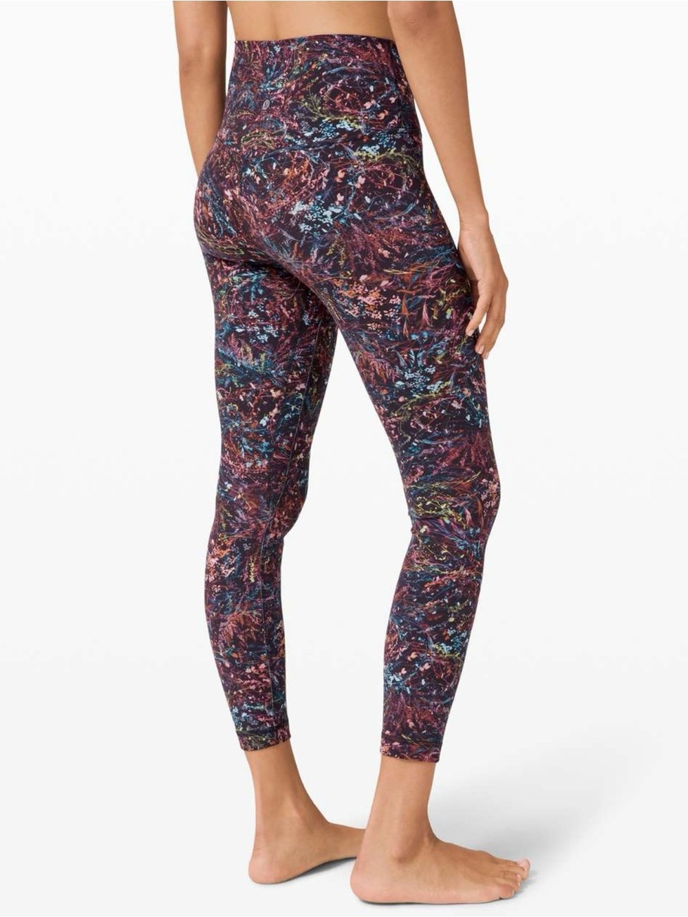 Lululemon Align High-Rise leggings in a black-based Foliage Overlay Multi size 6